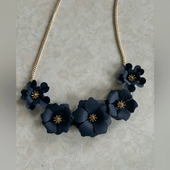 Mia and Tess necklace and earrings - Picture 2 of 4